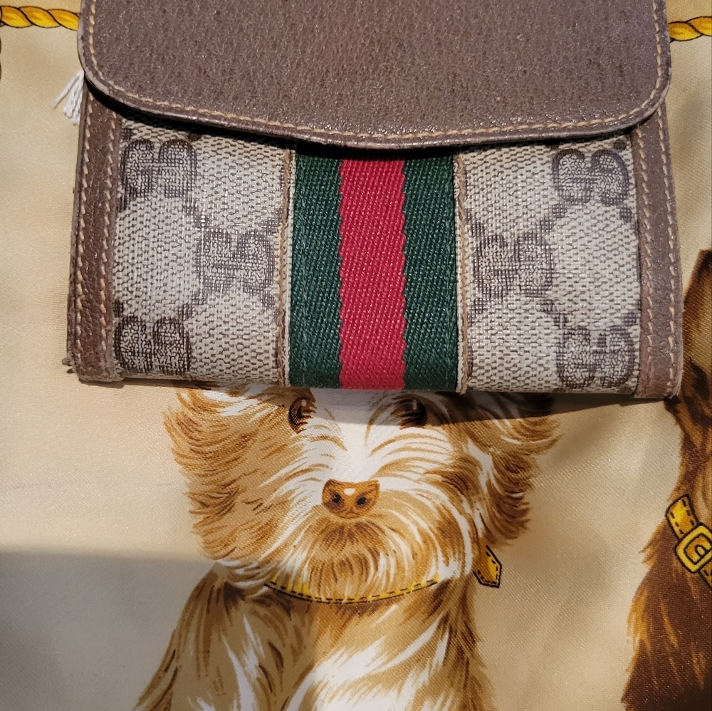 Gucci Tan "GG" Supreme Coated Canvas And Leather Bi-Fold Wallet - Picture 2 of 13